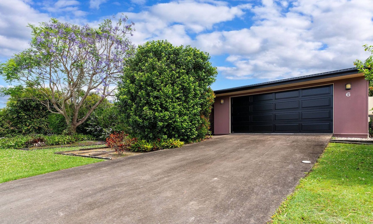 Tin Can Bay House | Wheelchair accessible Home with Pool