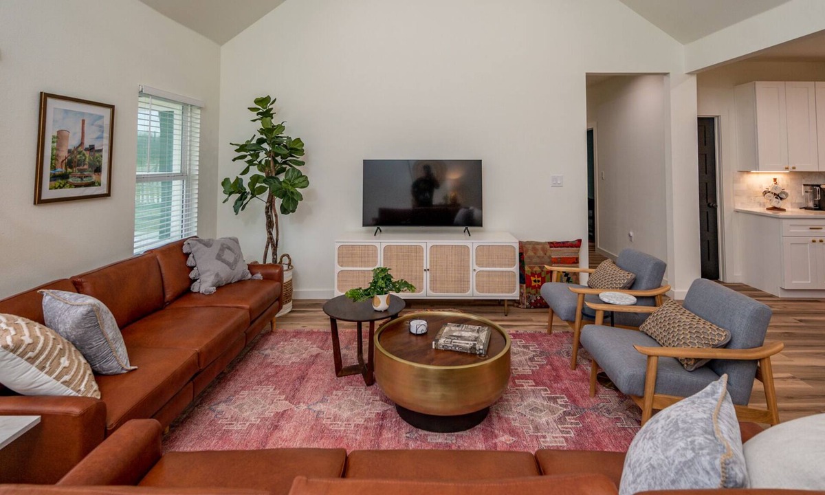 Jefferson House | Wheelchair Accessible Home 5 Miles From Riverwalk