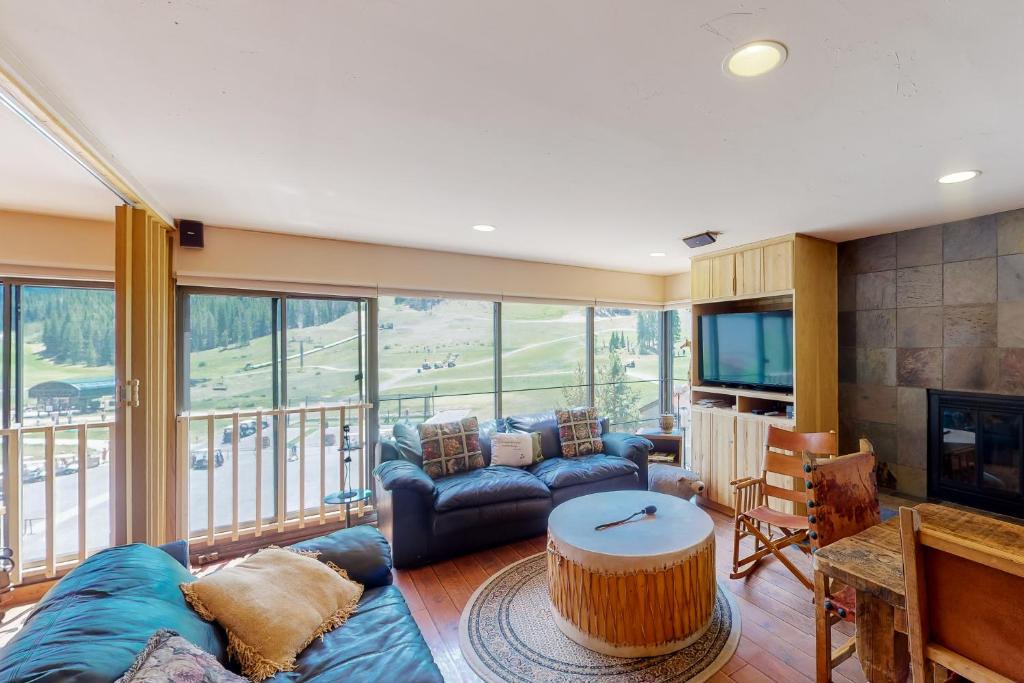 East Village at Copper House | Wheeler Place Condos