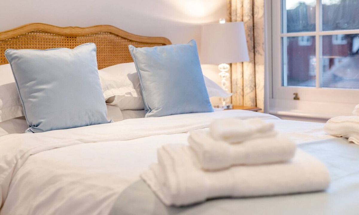 Warwick House | Wheelwright Mews House