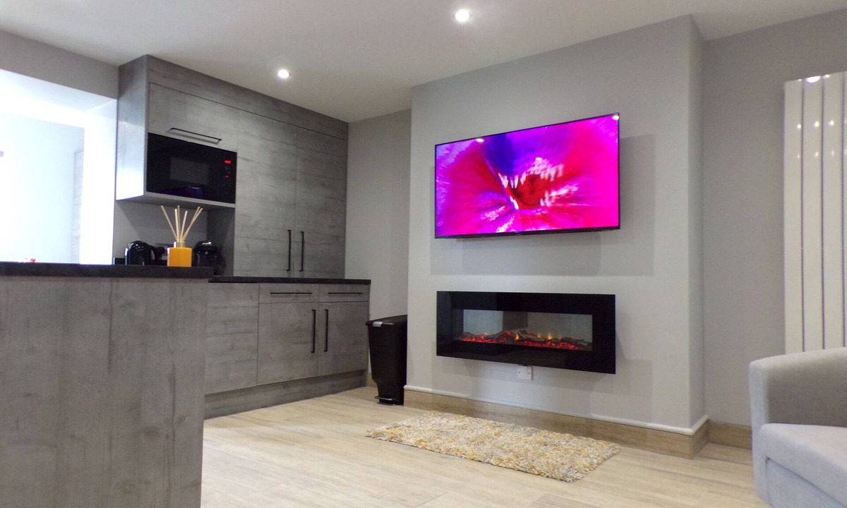 Barton-on-Sea Apartment | Where comfort meets the coast