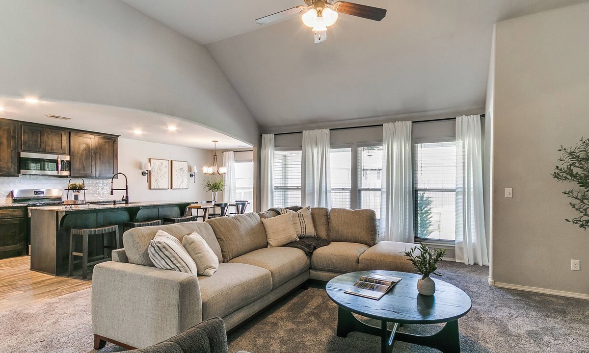 Tulsa House | Where Comfort Meets Convenience in Crystal Creek