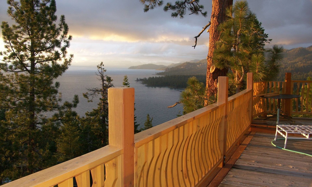 Zephyr Cove Bed & Breakfast | Where Eagles Fly Bed & Breakfast