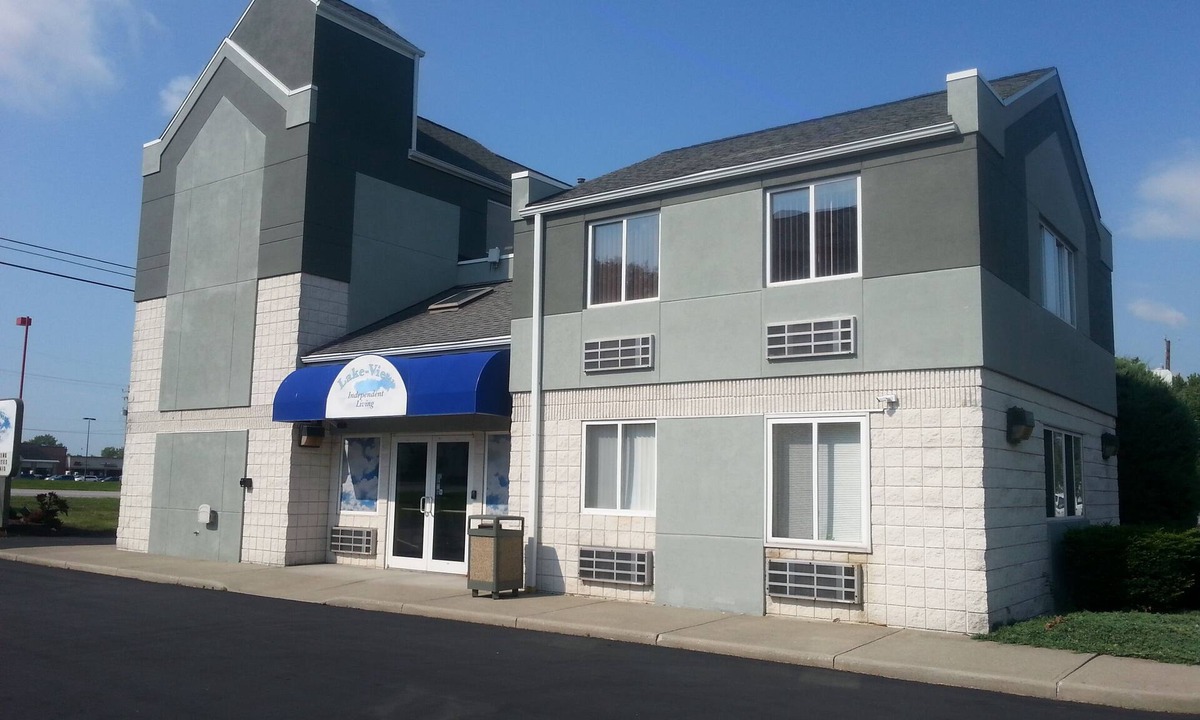 Port Clinton Apartment | Where you vacation begins!