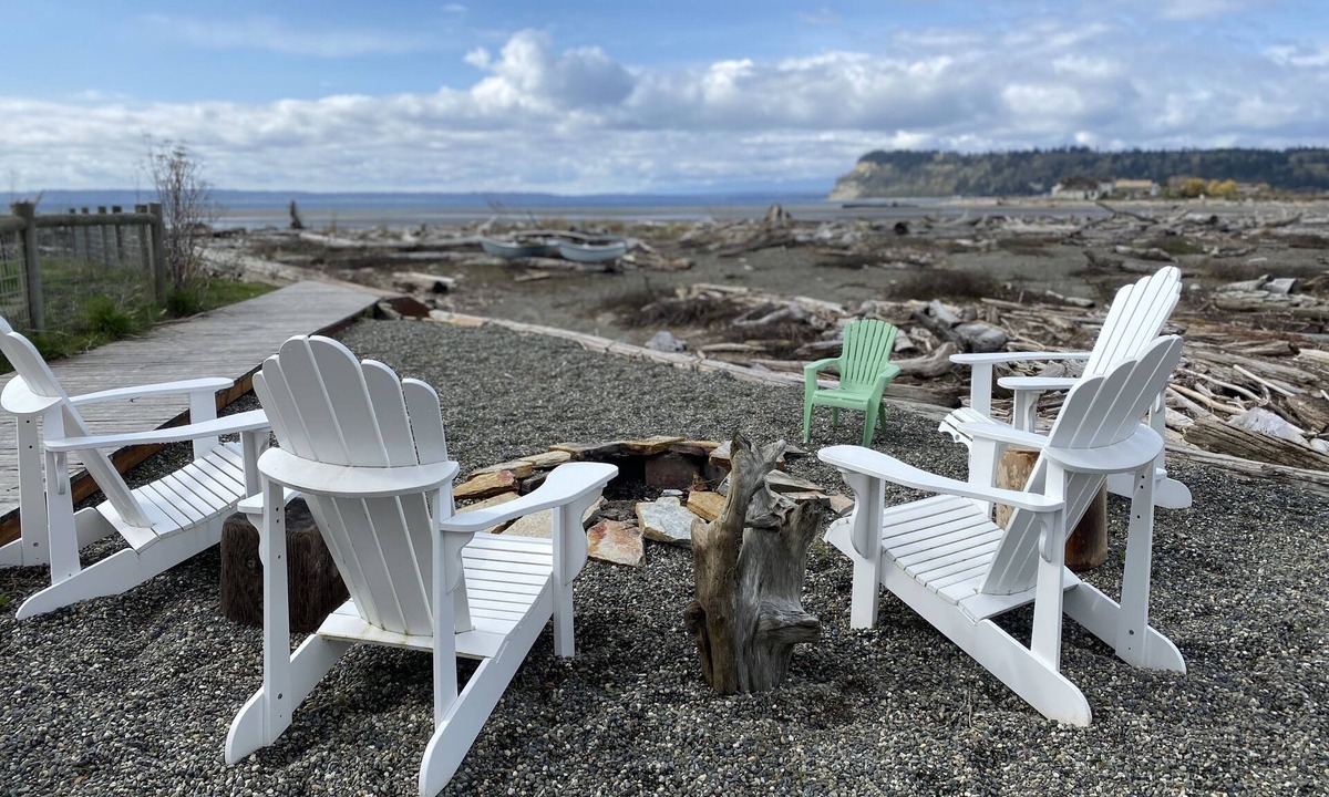 Clinton House | Whidbey Island Waterfront on Sunlight Beach