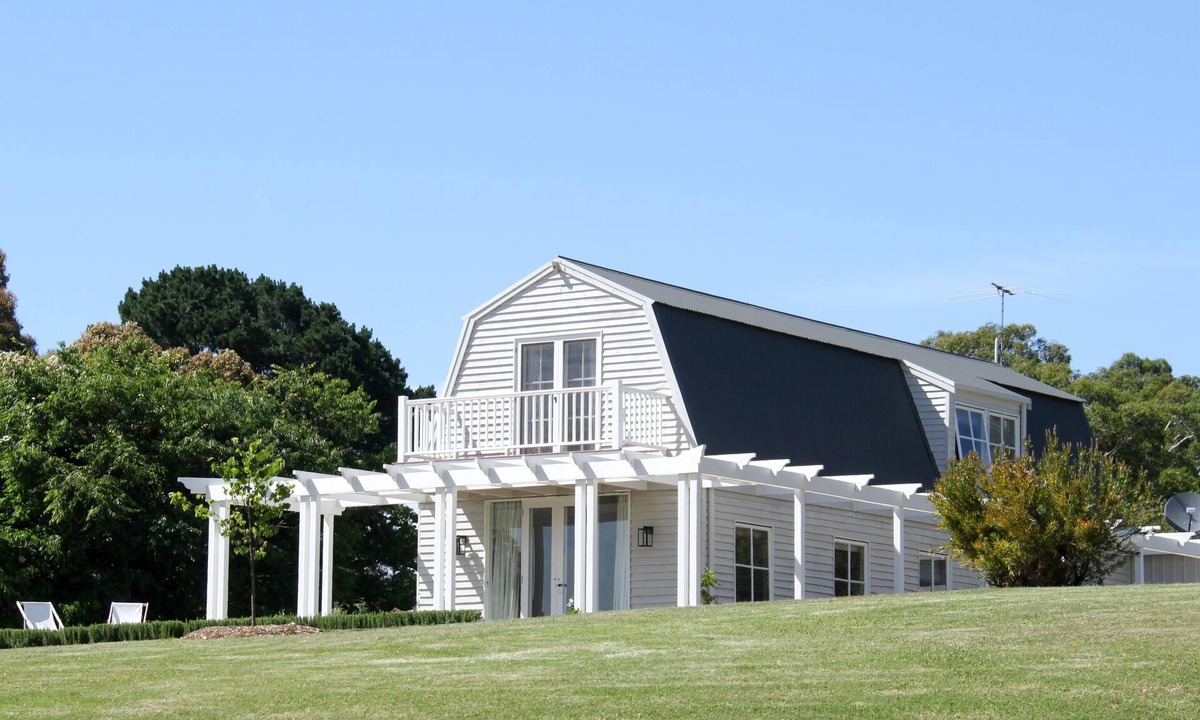 Red Hill House | Whileaway Barn in idyllic rural Red Hill setting