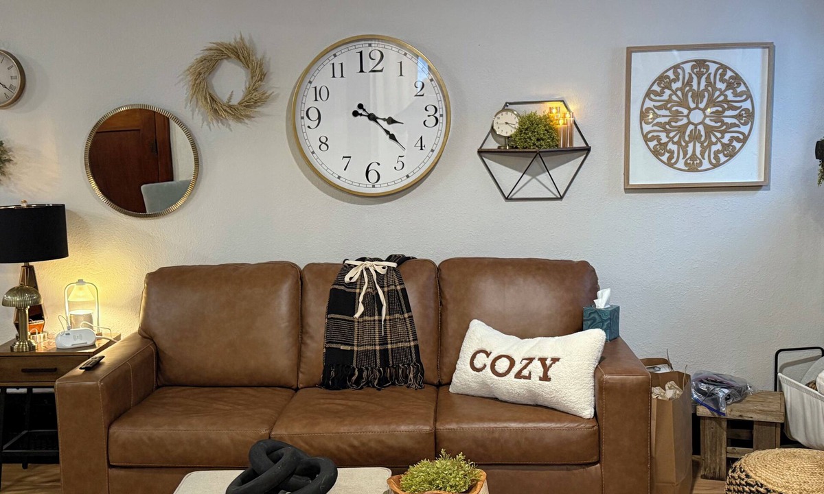 Fort Dodge House | Whimsical cottage next to beautiful park setting