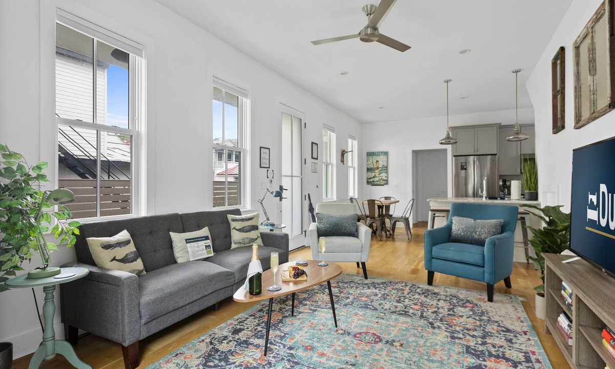 Cannonborough Elliotborough Apartment | Whimsical Historic Retreat! | Globetrotter Suite C