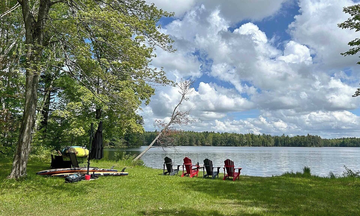 Central Frontenac Cottage | Whimsical Waterside Cottage