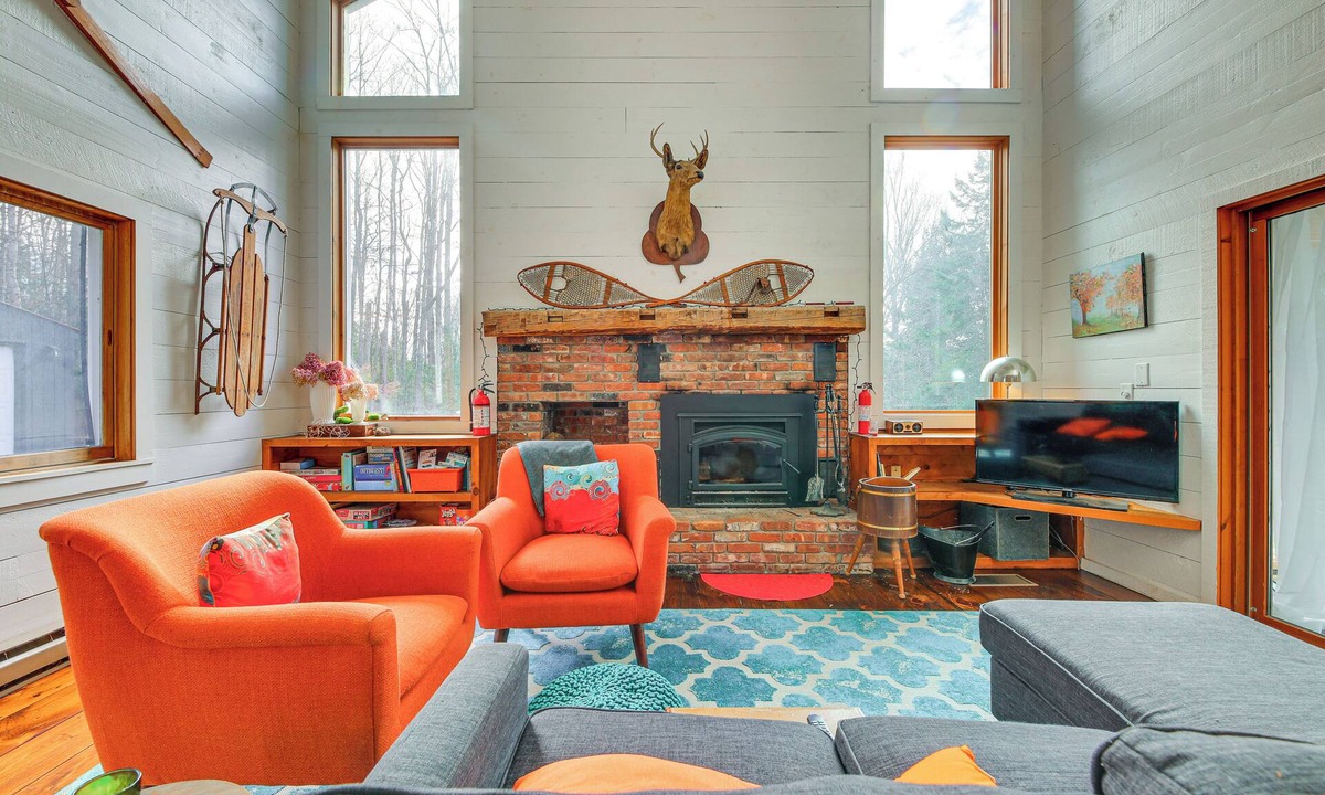 Stratton and Bromley Ski Areas House | Whimsical Winhall Cottage w/Fire Pit!