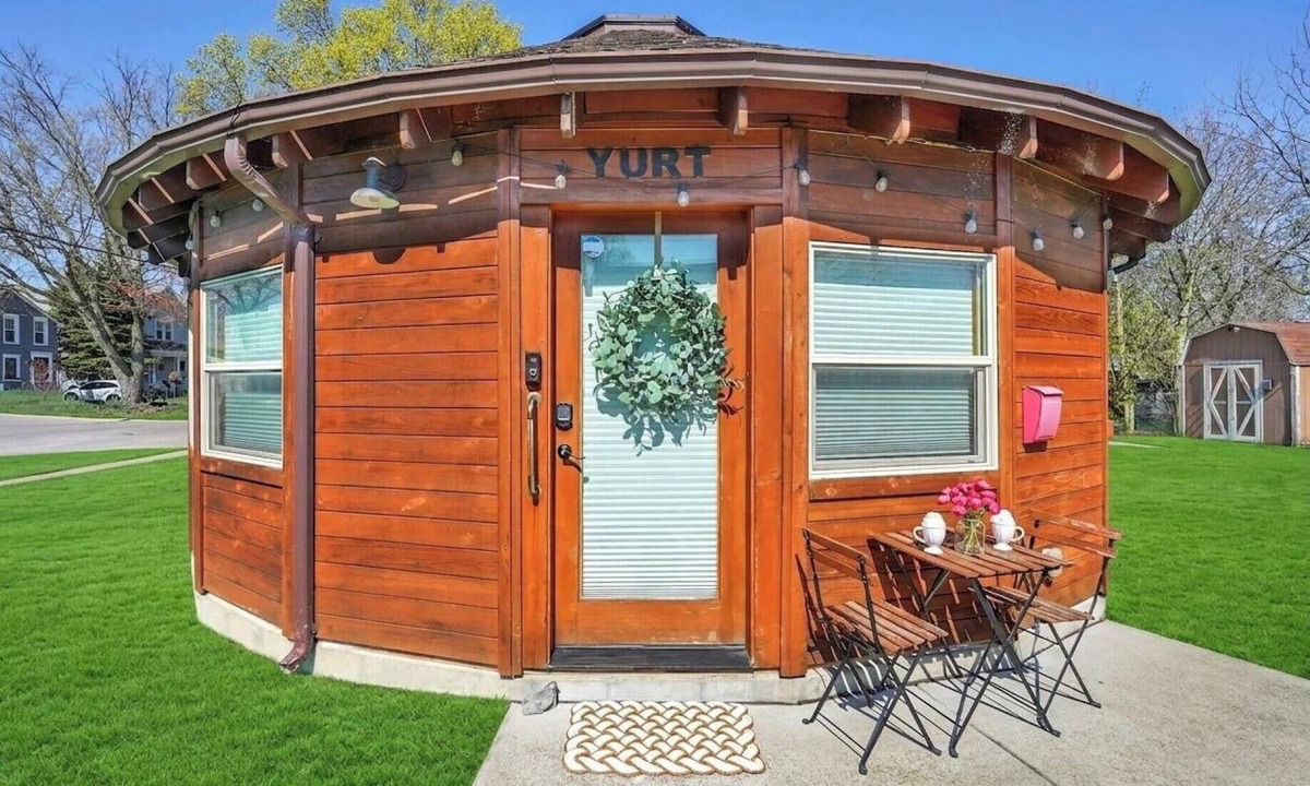 Tonawanda Cottage | Whimsical Yurt near Niagara Falls and Buffalo