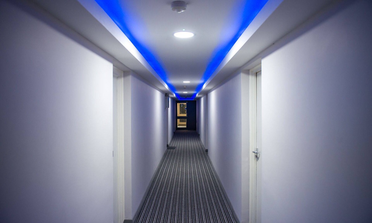 Bradford Apartment | Whirlpool Spa Bath Apartment 13