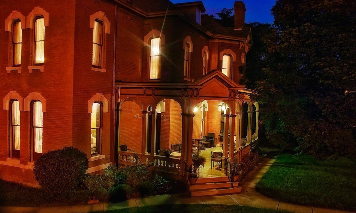 St. Joseph Bed & Breakfast | Whiskey Mansion