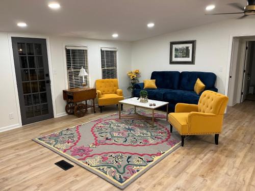Frankfort House | Whiskey Woods