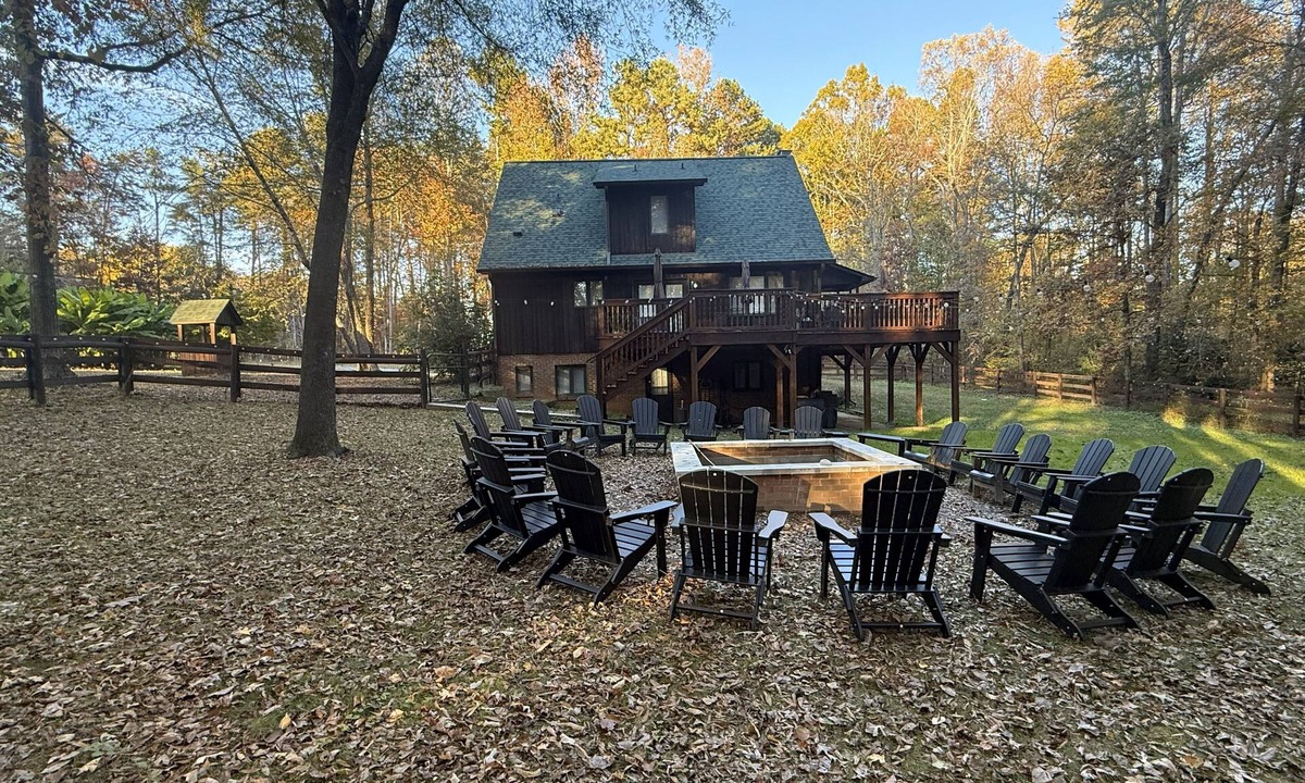 McLeansville Cabin | Whisper Chalet events w/hot tub , fenced yard string lights w/fire pit, privacy, free onsite parking