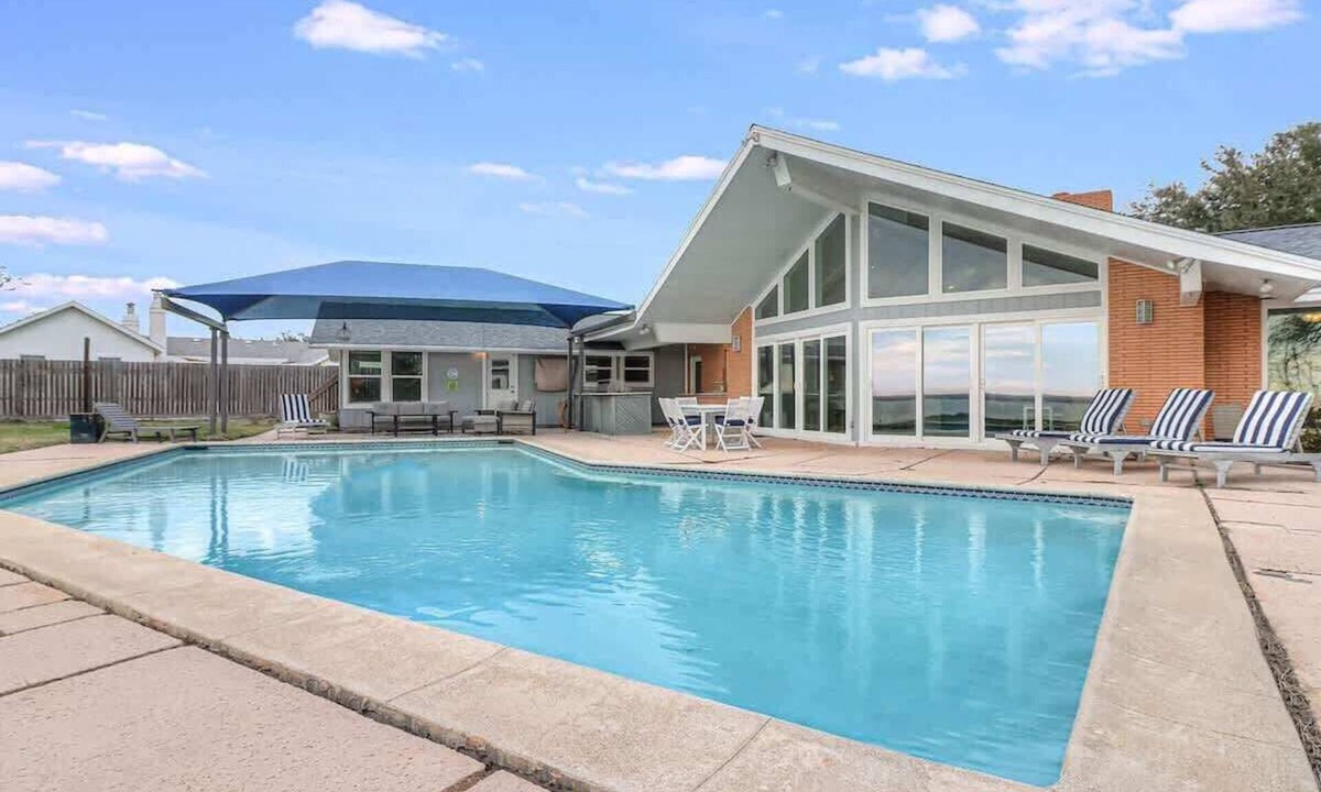 Ingleside House | Whispering Breezes at Windy Hill