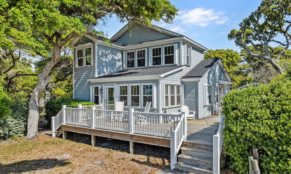 Harkers Island House | Whispering Oaks- Sound Front, Pet Friendly
