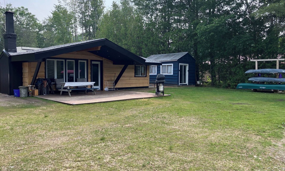 Batchawana Bay Cottage | Whispering Pines Cottage
