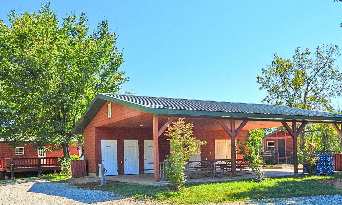 Leasburg Cabin | Whispering Pines Group cabin rental near Meramec River