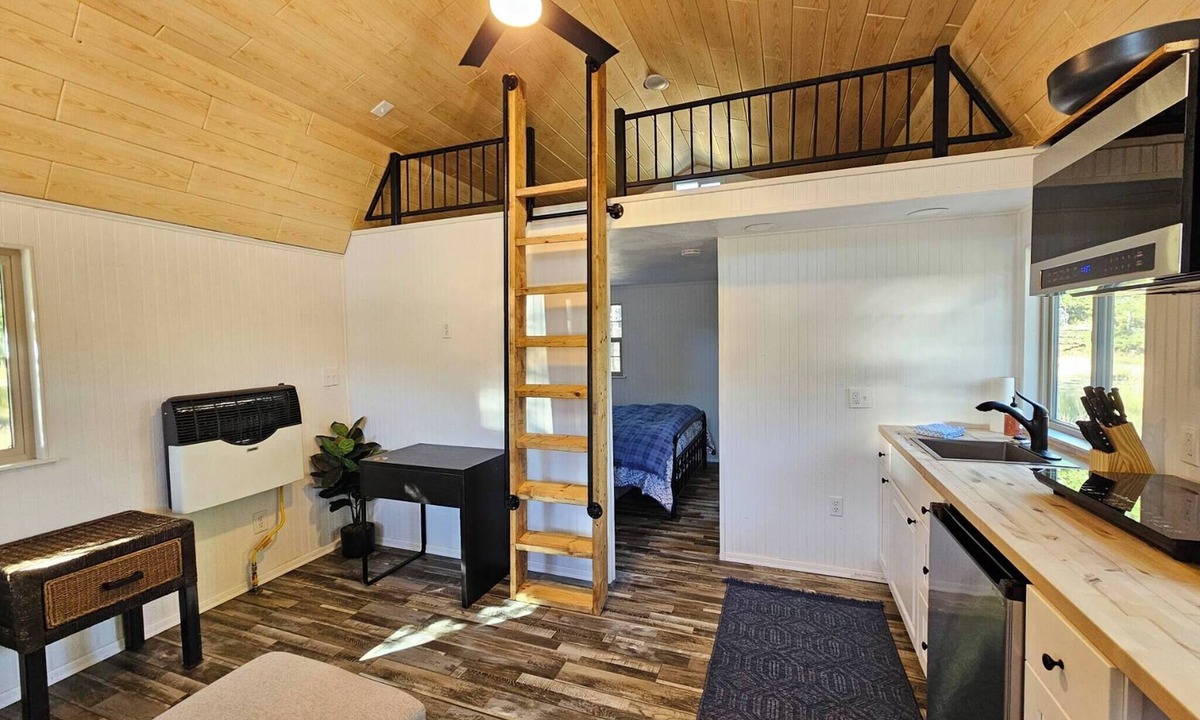 Georgetown Cabin | Whispering Pines Hideaway