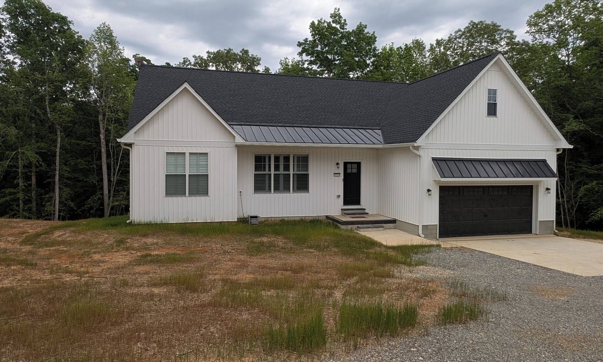 Stonehouse House | Whispering Willow