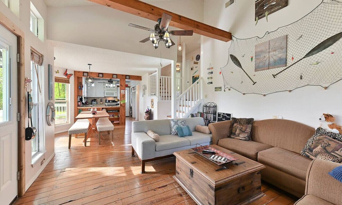 Smithville House | Whispering Winds~ Kayaking, Tubing, Fishing and Fun!