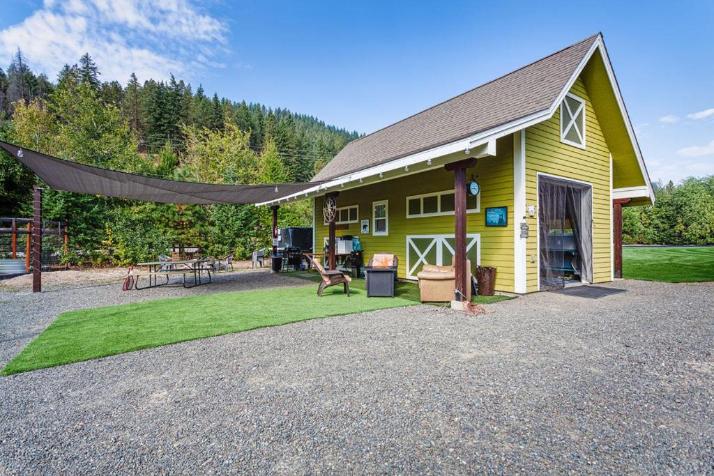 Leavenworth Other | WHISTLE POST INN