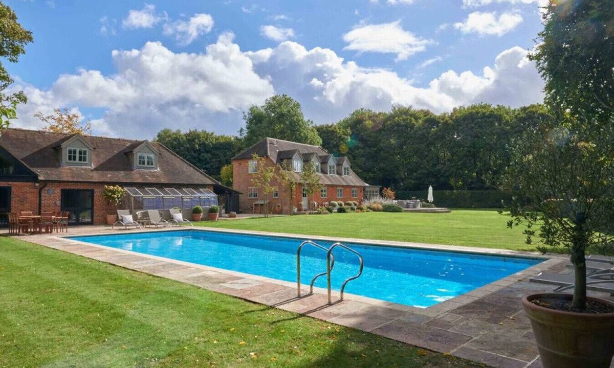 Turville House | Whistlers Perch - Heated Pool