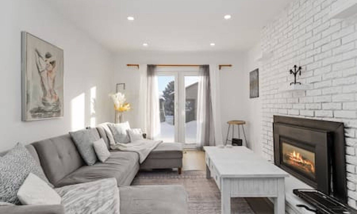 Whitby House | Whitby·Vacation home with heated pool