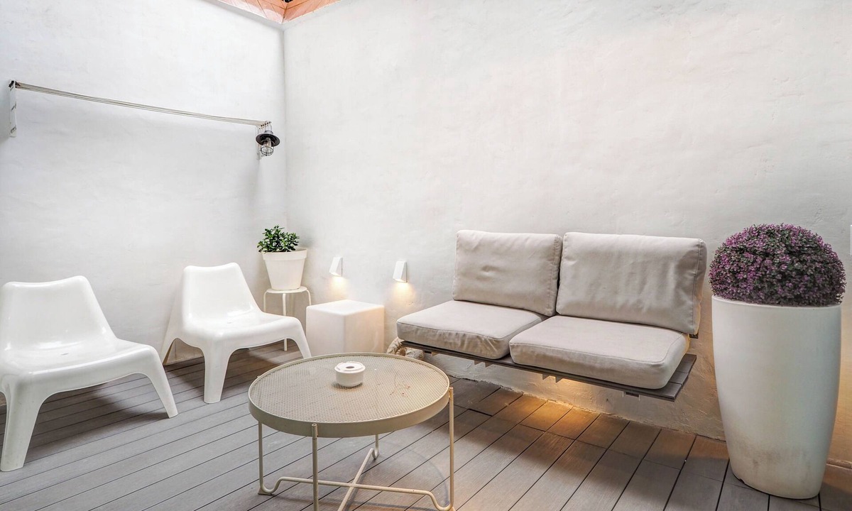 Sitges Town Center Apartment | White Center Apartment by Hello Homes Sitges