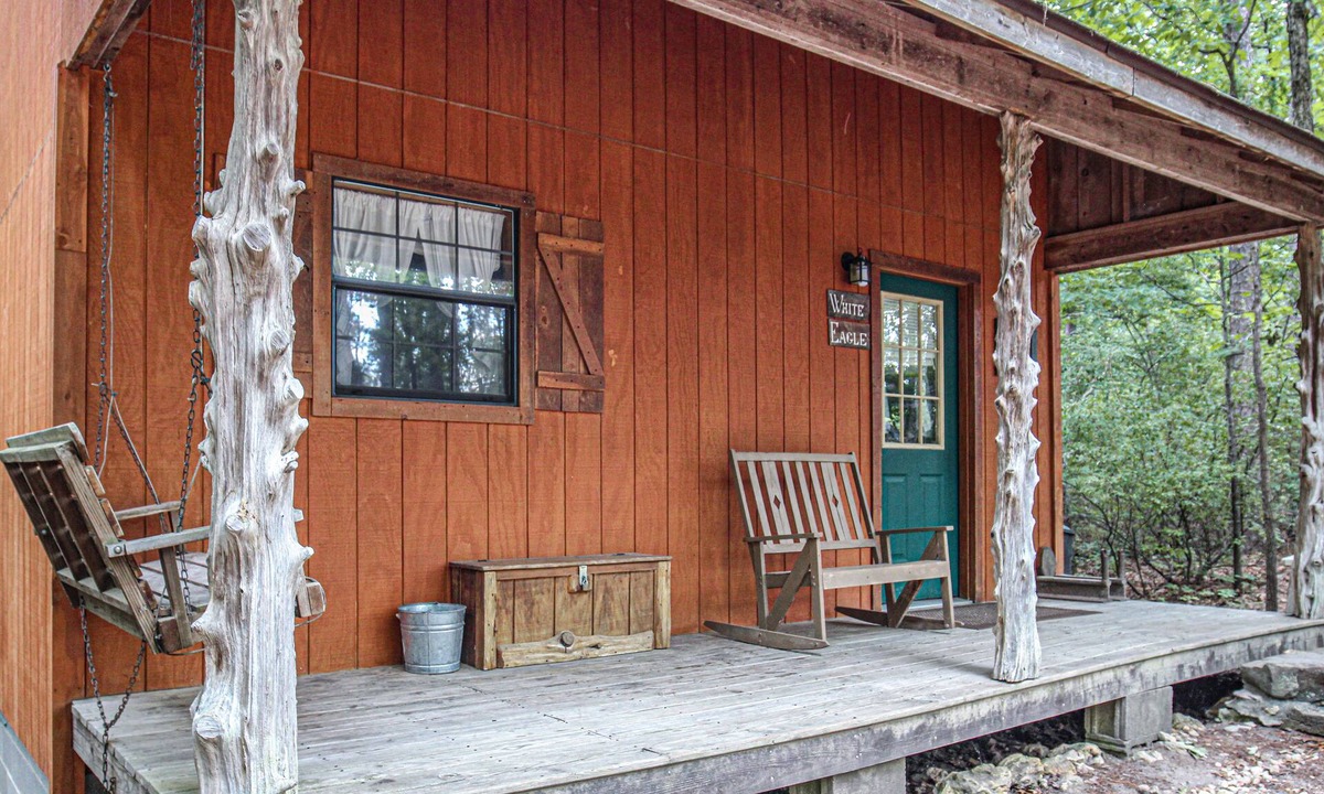 Bruno Cabin | White Eagle Cabin at Silver Run just 3 miles from the Buffalo River