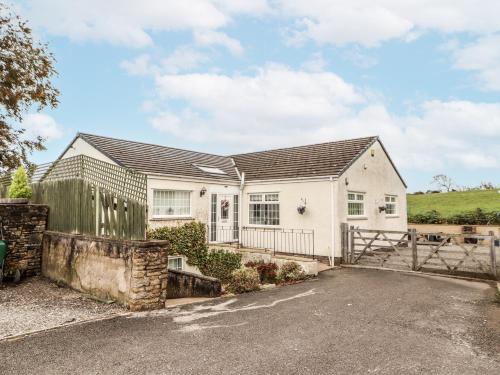 Great Clifton House | White Gables