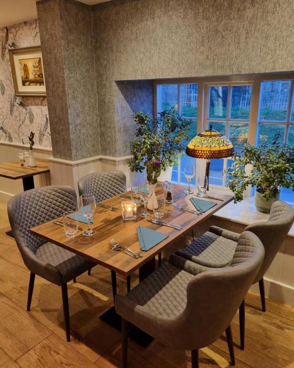 Stoke Albany Hotel | White Horse Inn & Restaurant