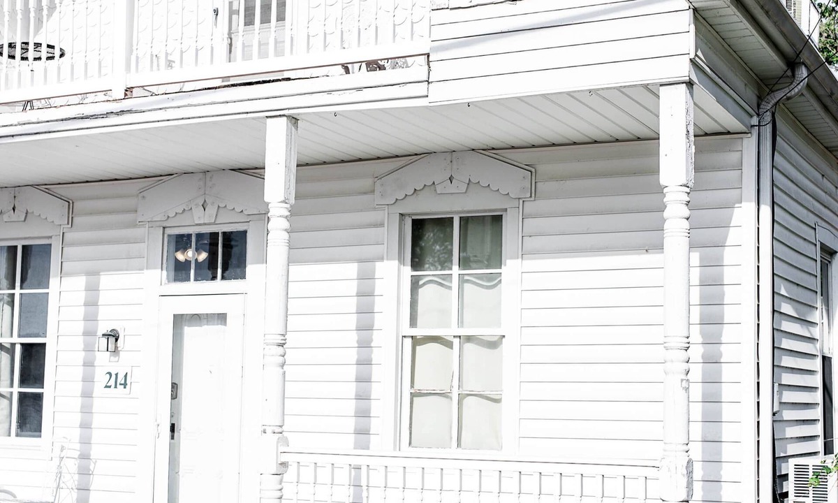 Hermann Ski Chalet | White House on Market