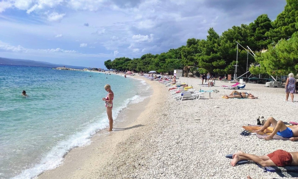 Promajna Apartment | White idyll on the blue sea