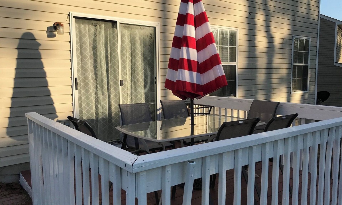 Lexington House | WHITE KNOLL BUNGALOW