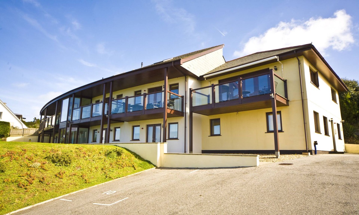 Mawgan Porth House | White Lodge Apartments