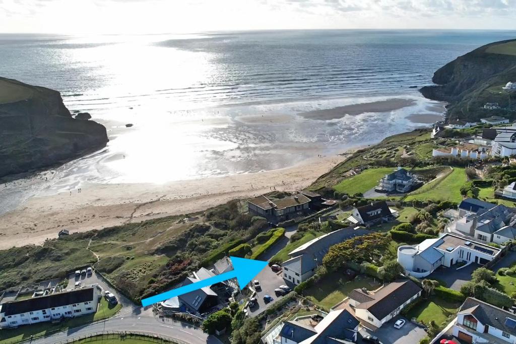 Mawgan Porth Apartment | White Lodge - Coast Hideaways