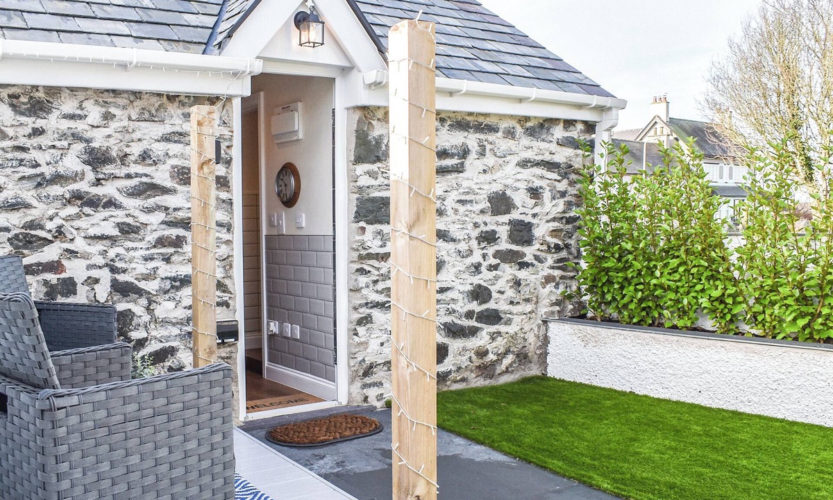 Newborough Cottage | White Mermaid - UK42775