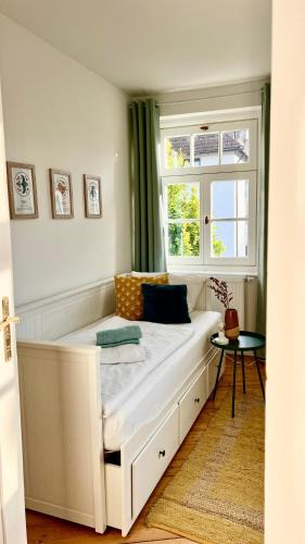 Landshut Apartment | White Midsommar - Stilvolle Wohnung, 4 Schlafzimmer, Küche