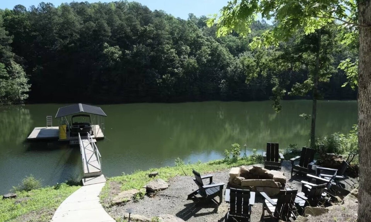 Arley House | White Oak: Waterfront on Smith Lake!