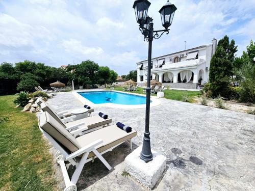 Alicante Villa | White Paradise Villa - Sol y Luz - by SunCastle apartamentos