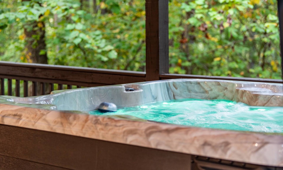 Ellijay Cabin | *White Pine Hideaway*Fire Pit~Hot Tub~Games~Resort