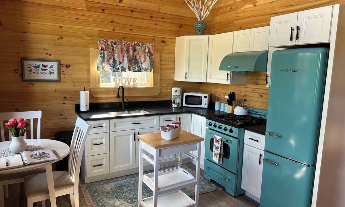 Hillsborough Cabin | White Rock Cabin #6nn