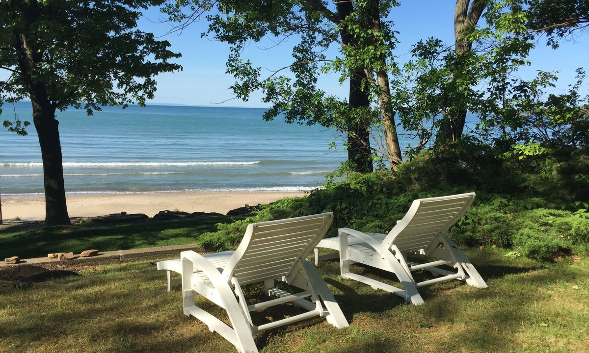 Ridgeway House | White Sand Beach Paradise In Canada's South Coast