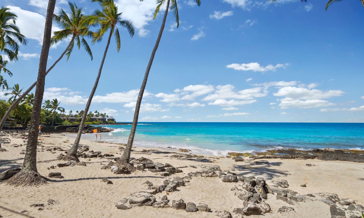 Kahaluu Bay Condo | White Sands Village Oceanfront