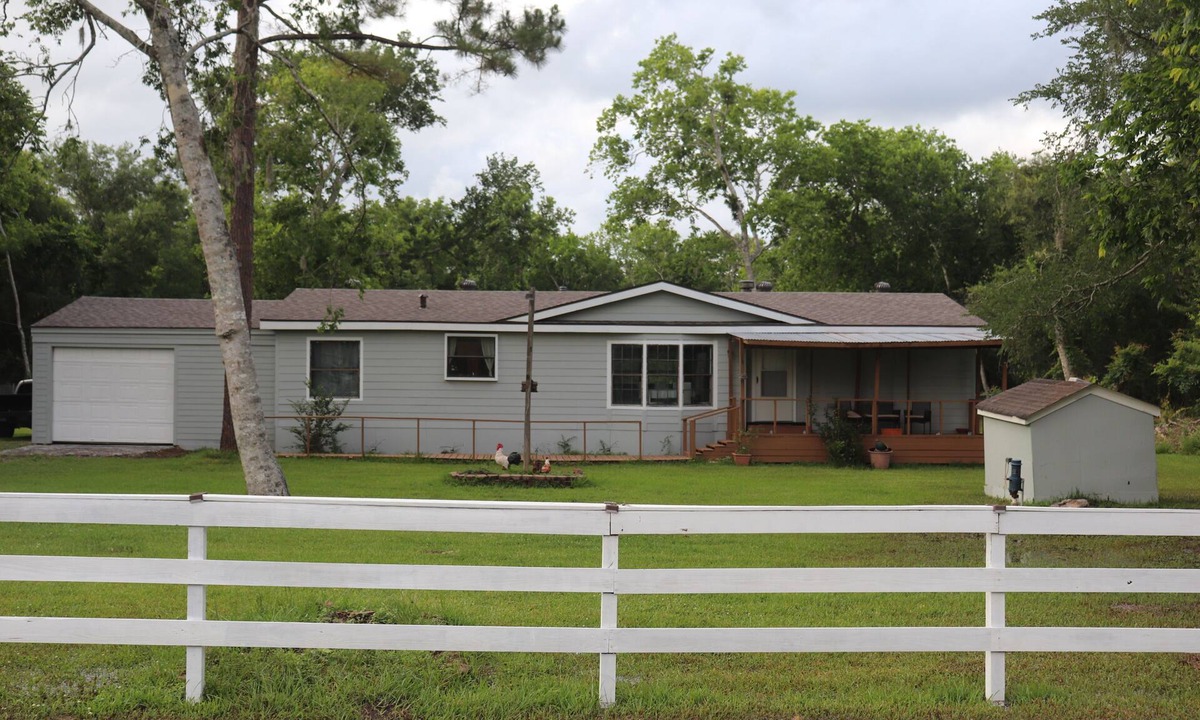 Damon Other | White-tailed Ranch | Peaceful 1-Acre Nature Escape