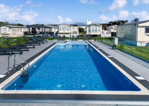 Dinas Resort | White Tower Holiday Park