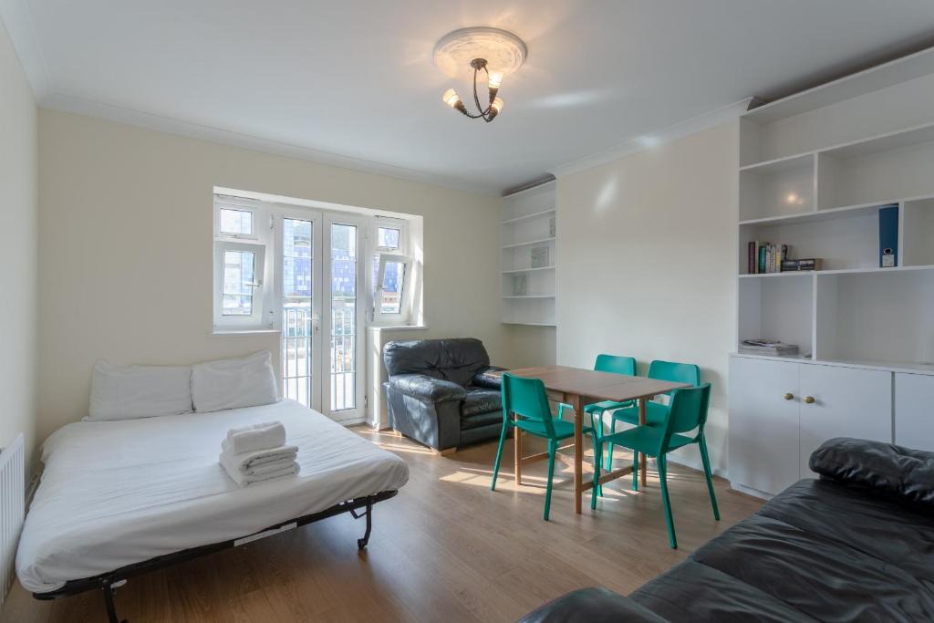 Stepney Green Apartment | Whitechapel 2 Bedroom Flat