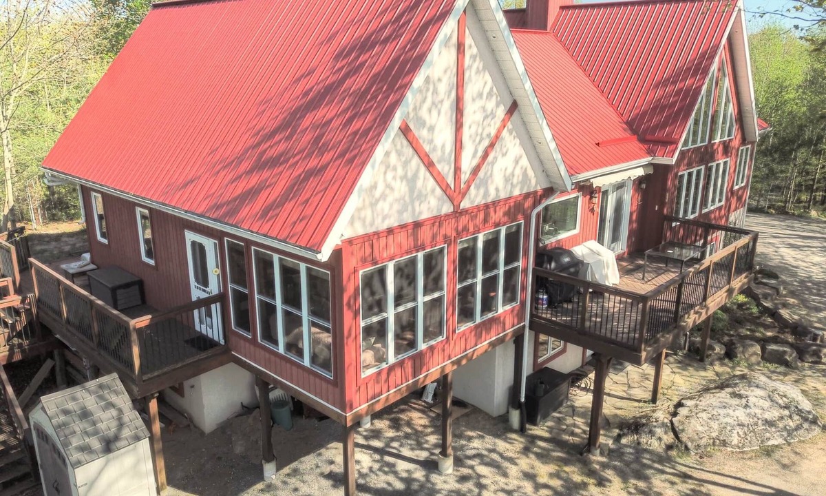 Jones Falls House | Whitefish Lodge- on the Rideau Lakes